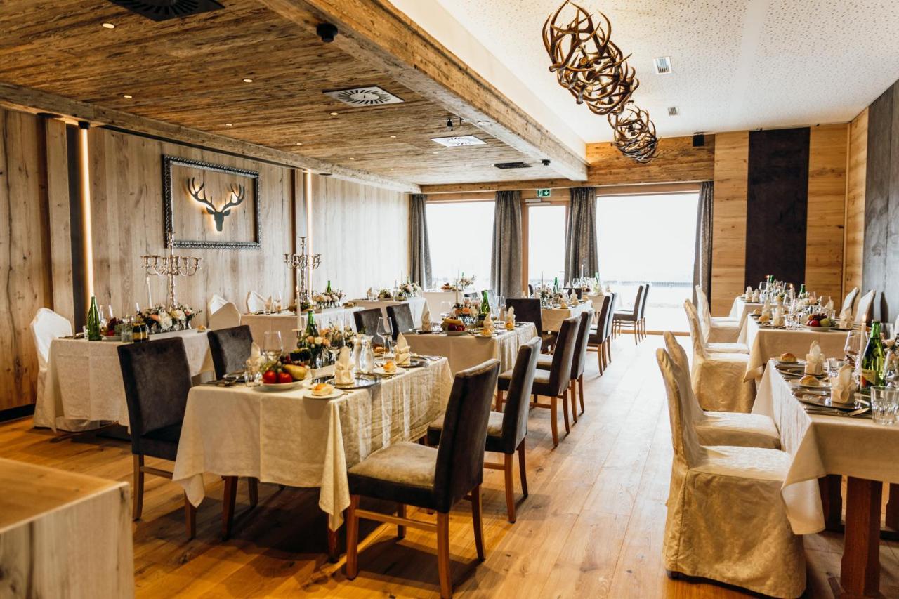 Gipfelhaus Magdalensberg Hotell Sankt Veit an der Glan Exteriör bild