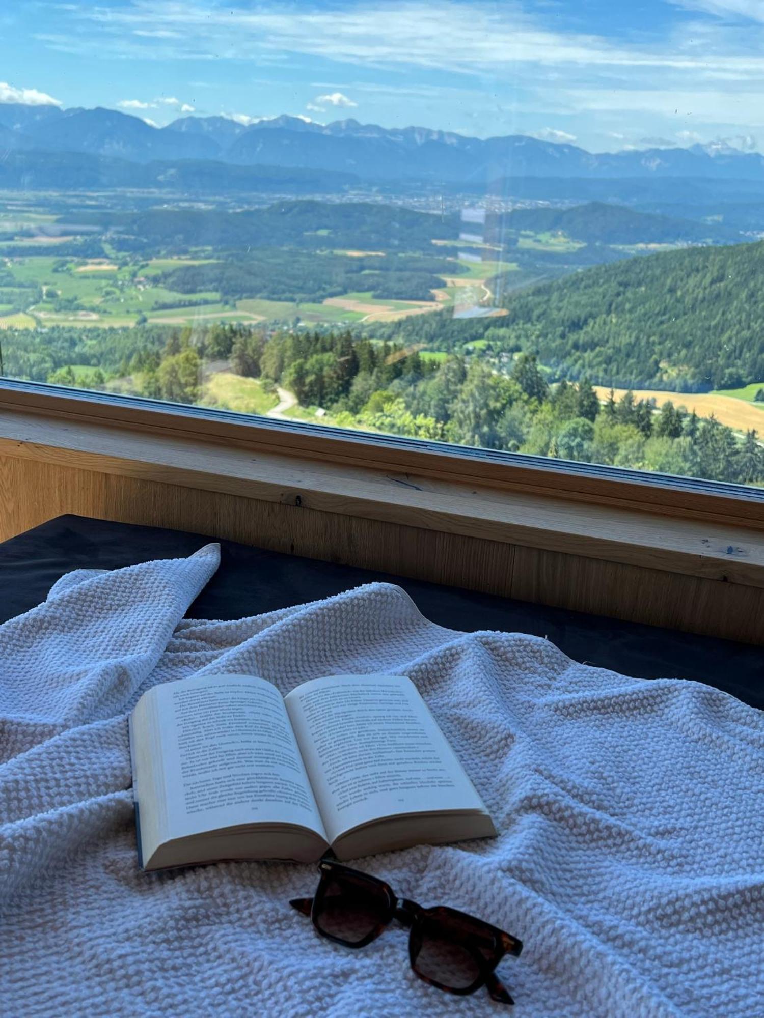 Gipfelhaus Magdalensberg Hotell Sankt Veit an der Glan Exteriör bild