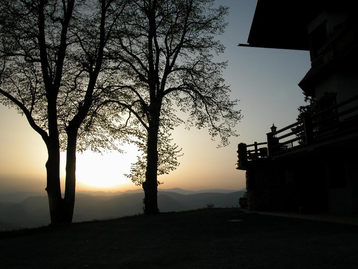 Gipfelhaus Magdalensberg Hotell Sankt Veit an der Glan Exteriör bild